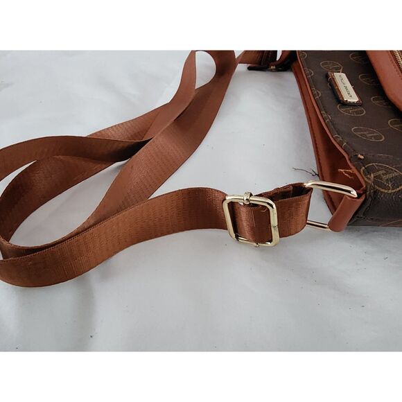 Adrienne Vittadini Signature Logo Crossbody doble zipper Bag Brown Leather Italy - Picture 4 of 11